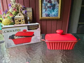 Crock-pot 085081475848 Crockpot Red Stoneware Rectangle Bake Pan 6.25 Inch X 3.75 With Lid Vgc