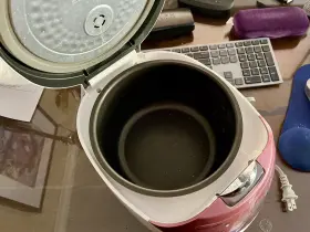 Cr-0631f Cuckoo Rice Cooker 6 Cups Uncooked 3 Liters 3.2 Quarts Pink Rose #2 Cr-0631f Cuckoo Rice Cooker 6 Cups Uncooked 3 Liters 3.2 Quarts Pink Rose #2