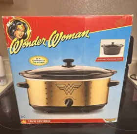 Dcw-7 Dc Warner Brothers Wonder Woman 7 Quart Slow Cooker See Video On Product Reviews For You. Local Pu