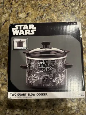 22cn Disney -22cn Star Wars 2 Quart Slow Cooker Crock Pot With Removable Stoneware Collectors
