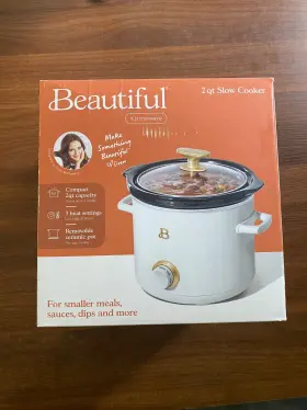 2301 Drew Barrymore Kitchenware Beautiful 2 Quart Slow Cooker White Icing Brand New In Box
