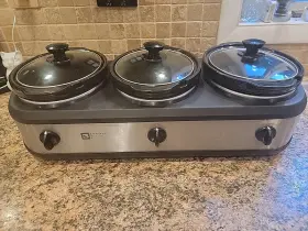 Esc3105ss Frigidaire Great For Parties 2.5-quart Three Pot Slow Cooker
