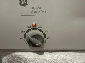106631 Ge Vintage 18-quart Roster Oven White Enamel Model # #3