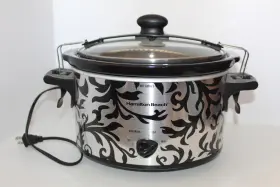 33246t Hamilton Beach 6-quart Slow Cooker Black And Silver Scroll Design Crock Pot