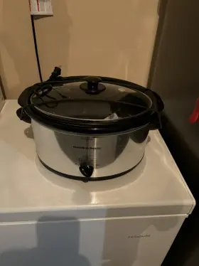 33561 Hamilton Beach Programmable Stay Or Go 6-quart Slow Cooker - Black/silver 33561 Hamilton Beach Programmable Stay Or Go 6-quart Slow Cooker - Black/silver