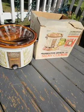 417-185 Hamilton Beach Vintage Crock Watcher 6 Quart Slow Cooker Model Herb Garden