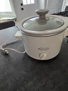 520507 Kitchen Gourmet Slow Cooker 1.5 Quart - Item