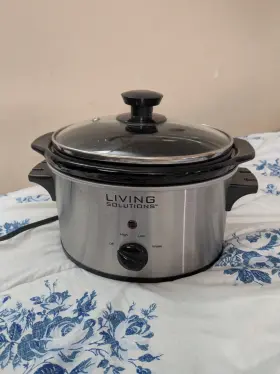 Living Solutions 049022611382 1.5 Quart Slow Cooker Open Box