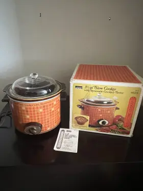 86-46351 Montgomery Ward 3.5 Quart Cooker/crock Pot/ Removable Crock/box/recipe Book/works