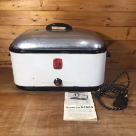 111-1-03 Nesco Vintage White Electric Roaster With Roasting Rack 19 Inch X 13.5 Excellent Cond