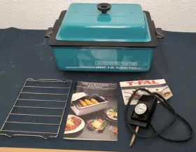 Nesco 4104-09 Vintage Teal Enamel 4 Quart Electric Roaster Portable Oven Non Stick