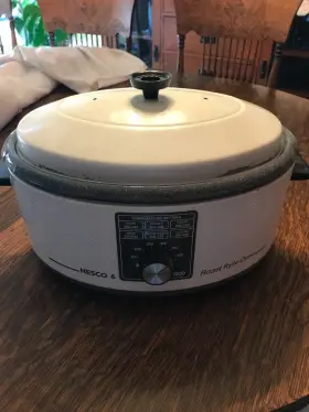 4116-04 Nesco Vintage Slimline White 6 Quart Roaster Slow Cooler Working Cond 4116-04 Nesco Vintage Slimline White 6 Quart Roaster Slow Cooler Working Cond