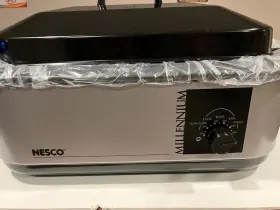4208-47 Nesco 18 Quart Roaster Oven New- Never Used - Model