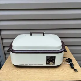 4218-07 Nesco 18 Quart Roast Master Model #4218-07 Gently Used Roaster