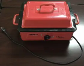 4805-12 Nesco 5 Quart Roaster Oven - Red