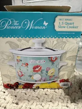 Pioneer Woman 136211223002 Mini 1.5 Quart Crock Pot Sweet Romance With Box Used #2