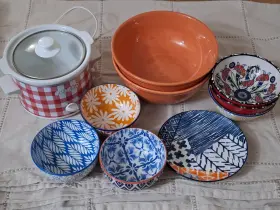 3001872 Pioneer Woman Dishes And A Crock Pot Small For Tailgate Parties