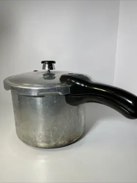 0121004 Presto Vintage Aluminum 409a - 6 Quart Pressure Cooker