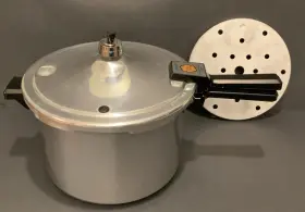 0125005 Presto 6 Quart Pressure Cooker Model With Trivet And Jiggler