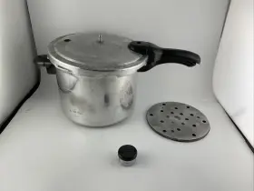 01264 Presto Vintage Pressure Cooker 6 Quarts #01264 With Jigger And Rack 01264 Presto Vintage Pressure Cooker 6 Quarts #01264 With Jigger And Rack