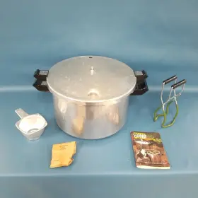 1755-01755 Presto Vintage 1755 13-quart Aluminum Pressure Cooker - Silver 1755-01755 Presto Vintage 1755 13-quart Aluminum Pressure Cooker - Silver