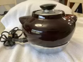 50eb1 Regal Ware Vintage Easy Heat Base Brown Slow Cooker Hall Bean Pot Ceramic #2 50eb1 Regal Ware Vintage Easy Heat Base Brown Slow Cooker Hall Bean Pot Ceramic #2
