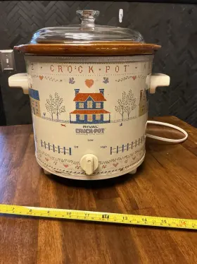 0222 Rival Vintage 3.5 Quart Crockpot Country Americana Homestead