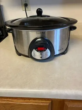 2505 Rival Smart Pot Stoneware Slow Cooker With Digatal Timer. 6 Quart Works