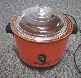 3103 Rival Vintage Orange Crock Pot Slow Cooker 2 Qt