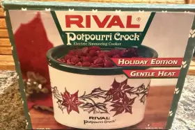 3206-xs Rival 1994 Potpourri Crock Holiday Edition