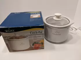 3215 Rival Crock Pot 1.5 Quart Stoneware Slow Cooker Model Open Box