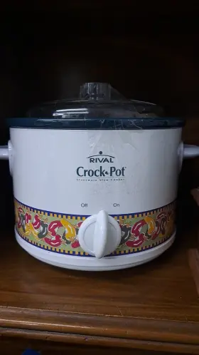 Ch22 Rival Stoneware Slow Cooker Crockpot. Tested Works. Used Lightly 2 Quart Chilis