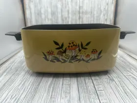571.645300 Sears Vintage 1976 Merry Mushroom Slow Cooker Crock Pot 6 Quart Harvest Gold 19 571.645300 Sears Vintage 1976 Merry Mushroom Slow Cooker Crock Pot 6 Quart Harvest Gold 19