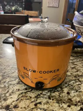 2701 Slow Cooker Vintage 4 Quart Red Flame Orange Stoneware Retro Model Working