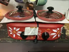Cy-scr212s Temp-tations K50464 Temptations New Slow Cooker - Red With White Flowers