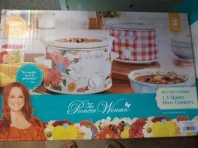 33016 The Pioneer Woman Sweet Rose And Gingham Floral 1.5 Quart Slow Cooker Set Of 2-new