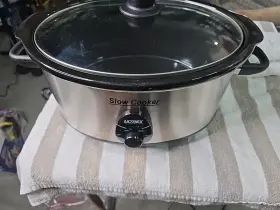 08326 Ultrex Slow Cooker 6 Liter Stainless Steel With Glass Lid