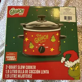 Hl9205348 Uncanny Brands Dr. Suess The Grinch 2 Quart Slow Cooker