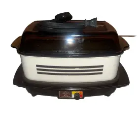 5301 West Bend Vtg Slow Cooker Plus 4 Quart Crock Pot Griddle Ser No. Retro