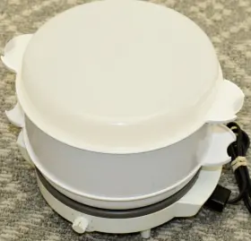 63010 West Bend Vintage Steamer Slow Cooker Electric White Model 9101 Usa