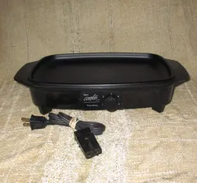84094 West Bend 4 Or 6 Quart Slow Cooker Replacement Power Base Griddle With Cord