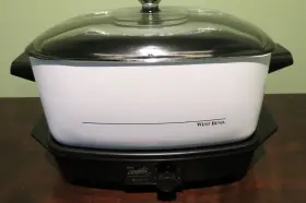 84176 West Bend Slow Cooker 6 Quart Very Good Condition Works Great