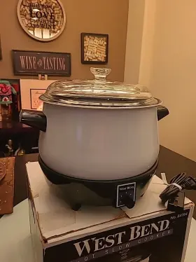84194 West Bend White 4 Quart Slow Cooker With See Through Glass Cover No. #98 #3