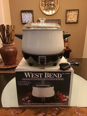 84194 West Bend White 4 Quart Slow Cooker With See Through Glass Cover No. #98