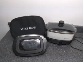 84735 West Bend Slow Cooker 6 Quart- With Travel Bag