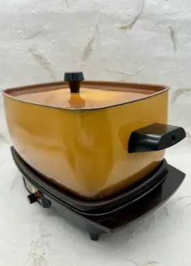 7645449f West Bend 8732 Vtg Mcm 70s Automatic Slo Slow Cooker Autumn Gold W Lid Works #2