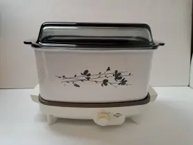 9108 West Bend Vtg Slow Cooker Griddle 6 Quart Non Stick Glass Lid Floral White Pattern