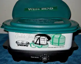 L5138 West Bend 5 Pc-vintage Cook And Tote Slow Cooker-glass Pan-insulated Bag New