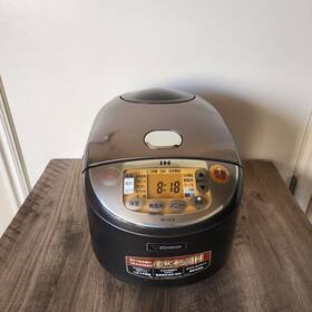 Zojirushi NP-QT06 cuiseur à riz 0,63 L 865 W Noir