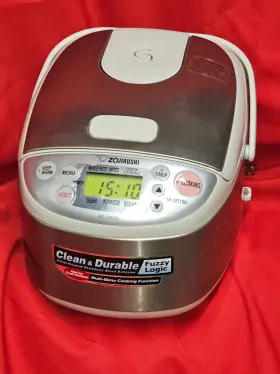 Ns-lac05 Zojirushi Rice Cooker And Warmer #2